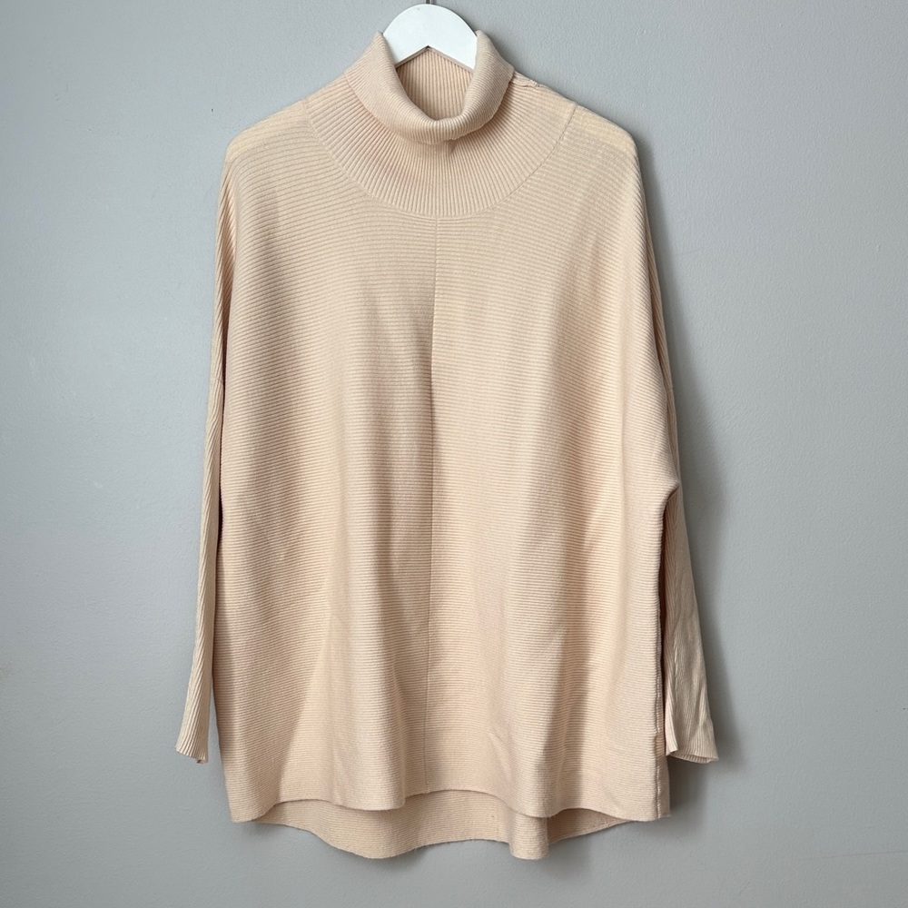 Cupio Cream Turtleneck Women's Sweater size L NWT